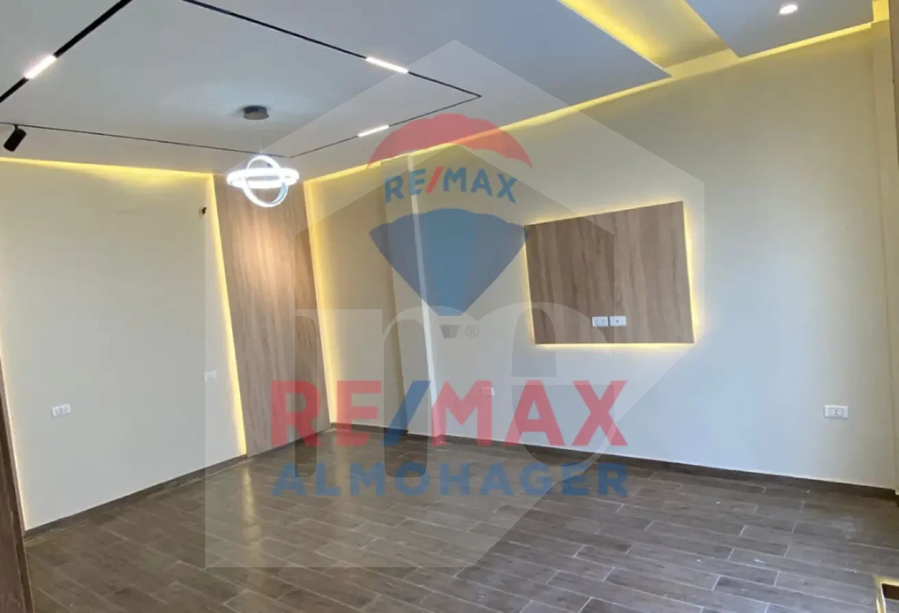 Special Penthouse with 150m Terrace - High-End Finishing - Zayed Regency