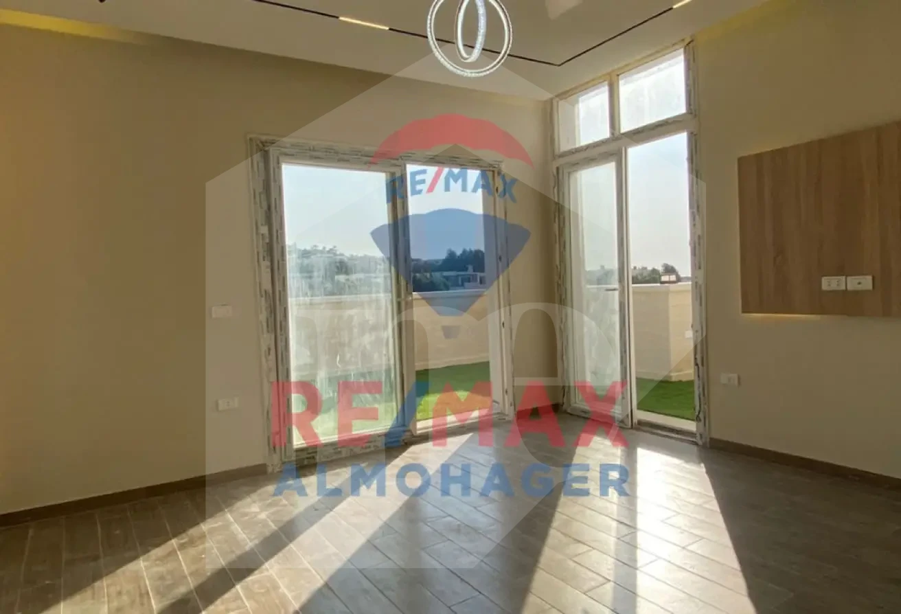 Luxury Apartment with Private Roof - 150m Terrace - Sheikh Zayed