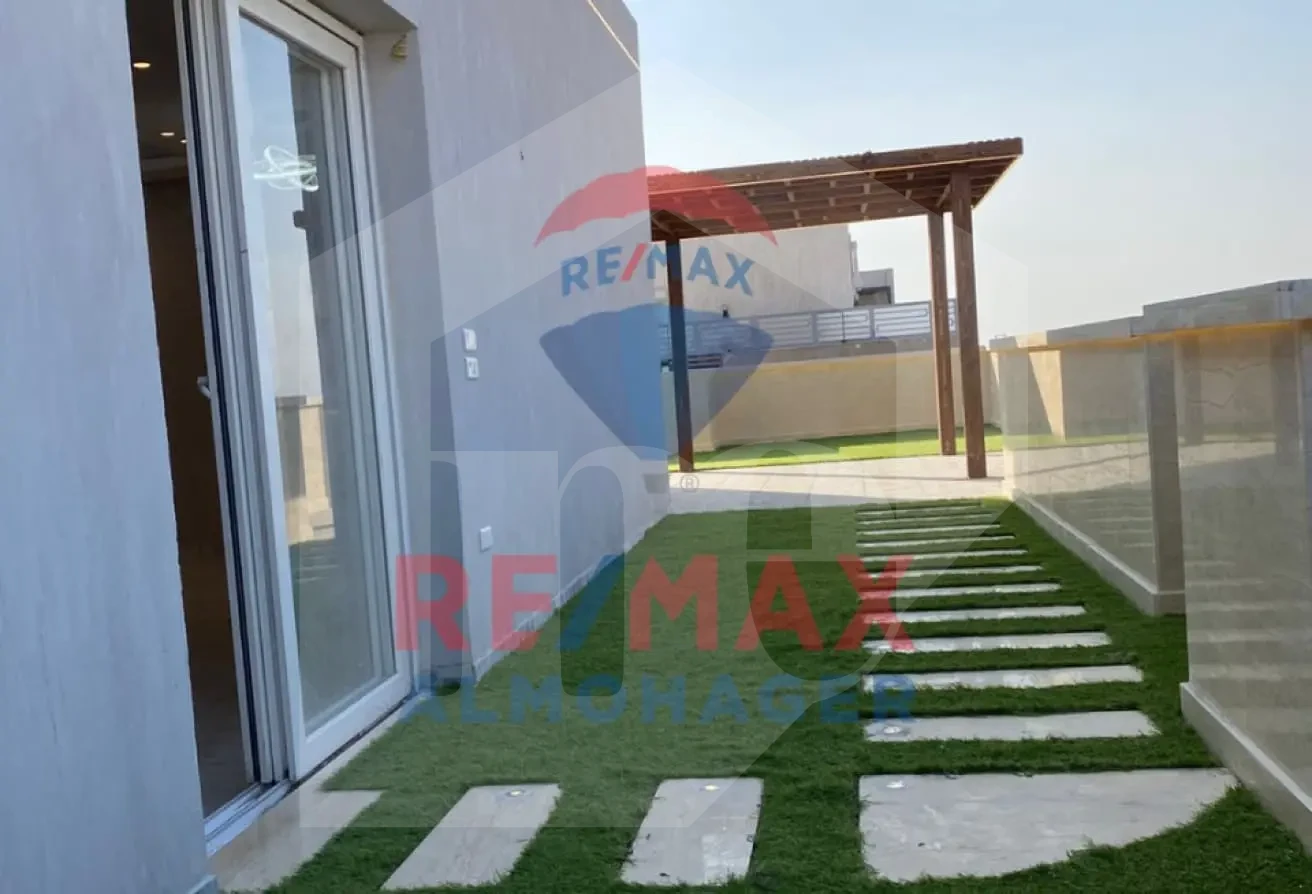 Special Apartment + Roof Terrace 150m - Premium Location Sheikh Zayed