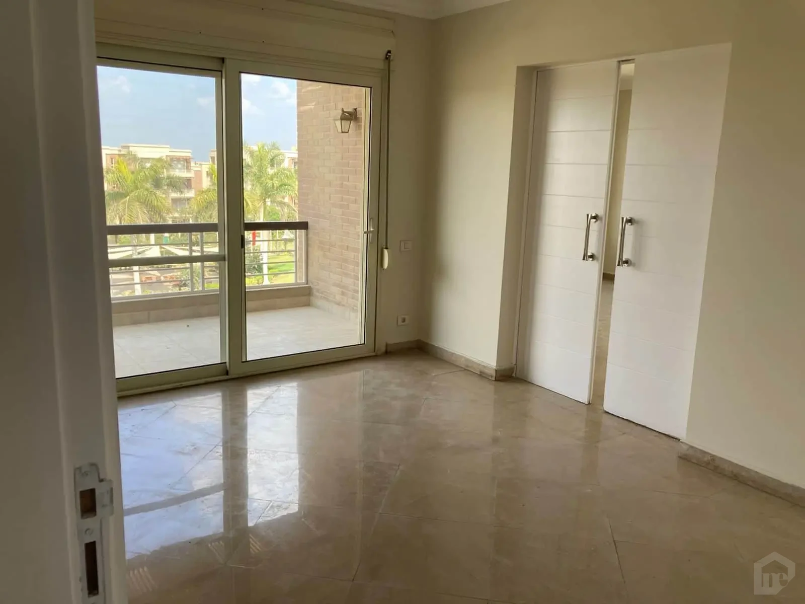 شقة للبيع في نيو جيزة – كارنيل بارك بتصميم أنيق ومساحة مريحة