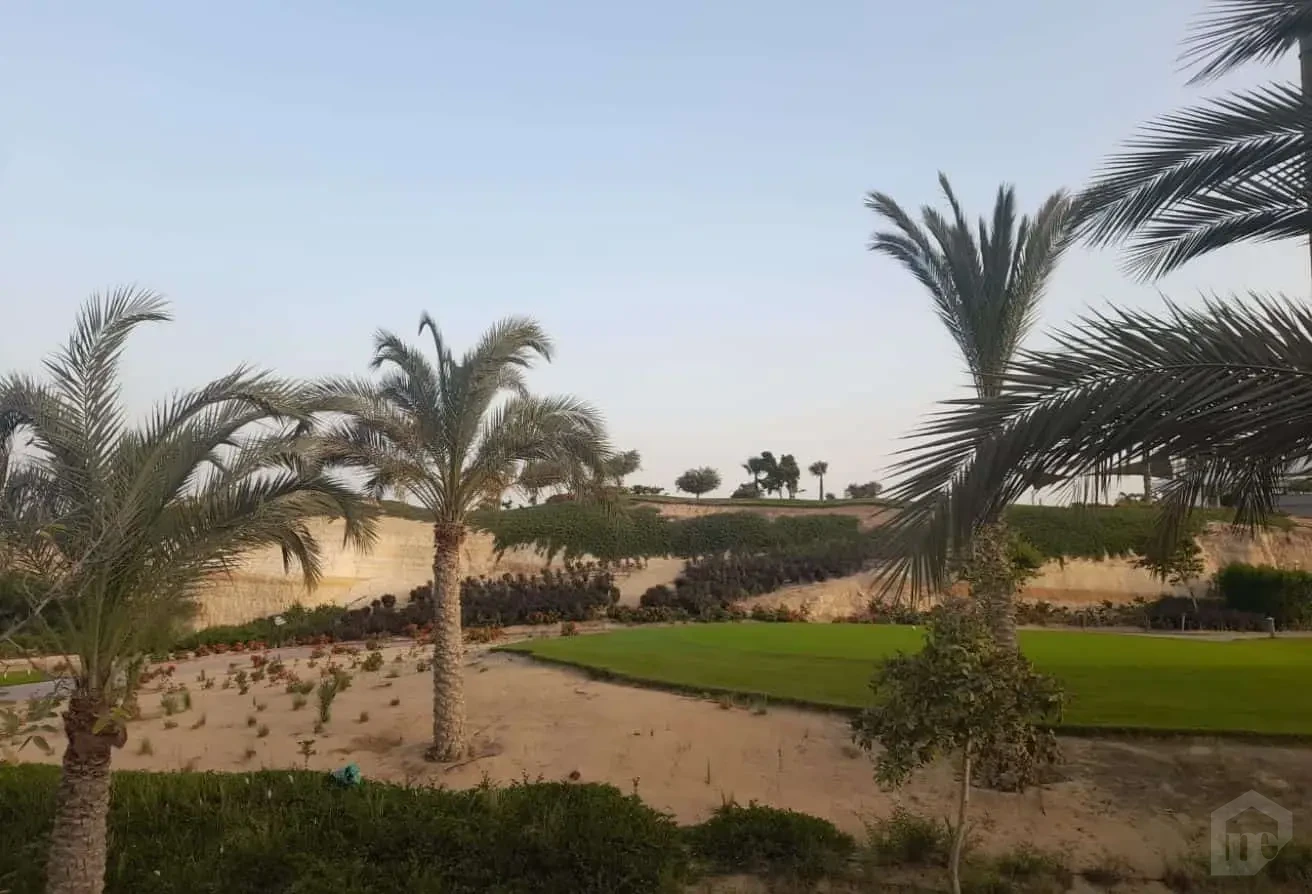 تاون هاوس فاخر للبيع في إيفوري هيل – نيو جيزة بإطلالة مميزة