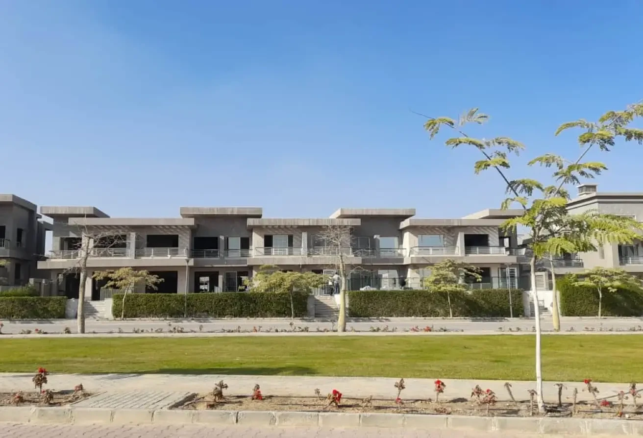 امتلك تاون هاوس في إيفوري هيل – رفاهية وخصوصية في نيو جيزة