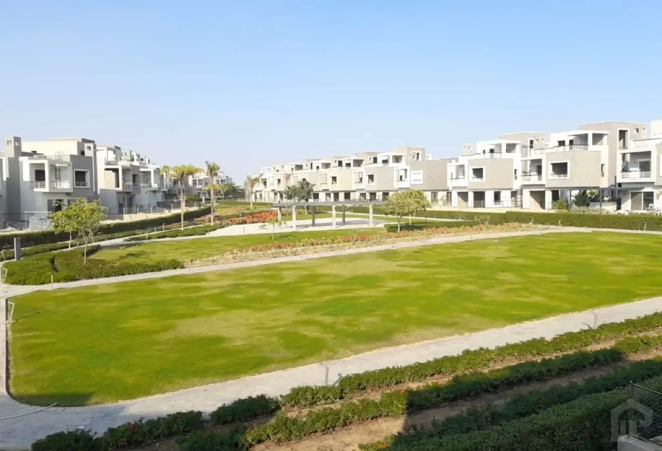 تاون هاوس فاخر بتشطيبات عالية في إيفوري هيل – نيو جيزة