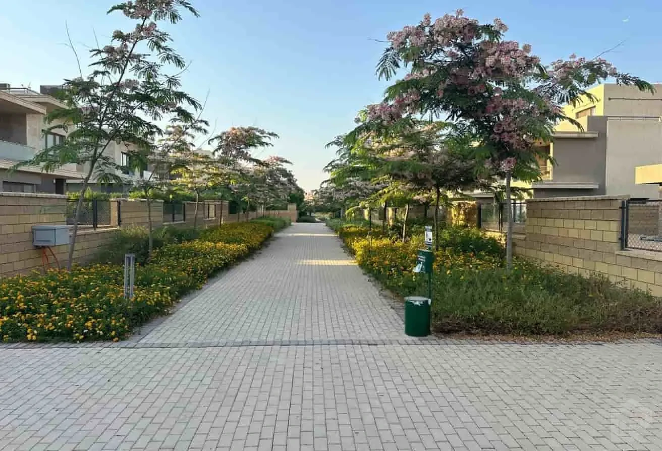 Elegant Villa in Pyramids Heights – Prime Location