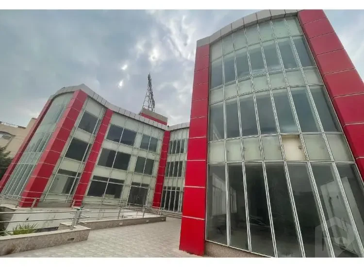 For sale building-administrative/commercial licens