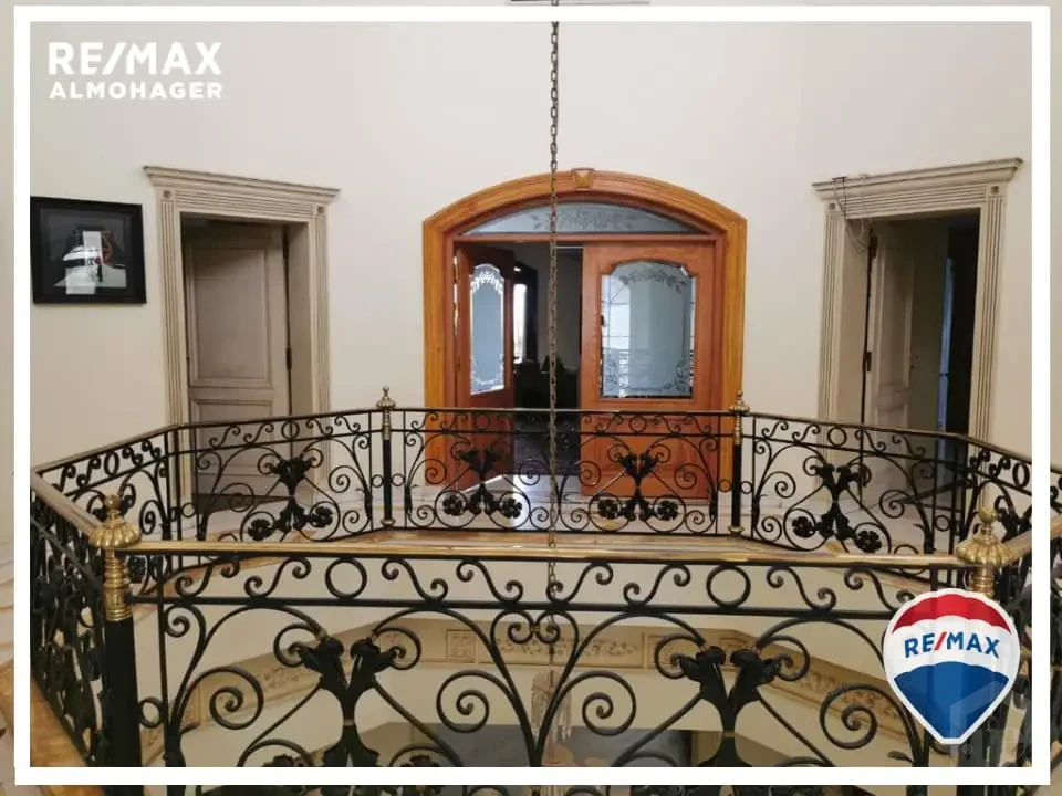 فيلا جاهزة للسكن فوراً مشطبة بالكامل للبيع في سيتي فيو – حياة فاخرة بإطلالة مفتوحة على المدينة