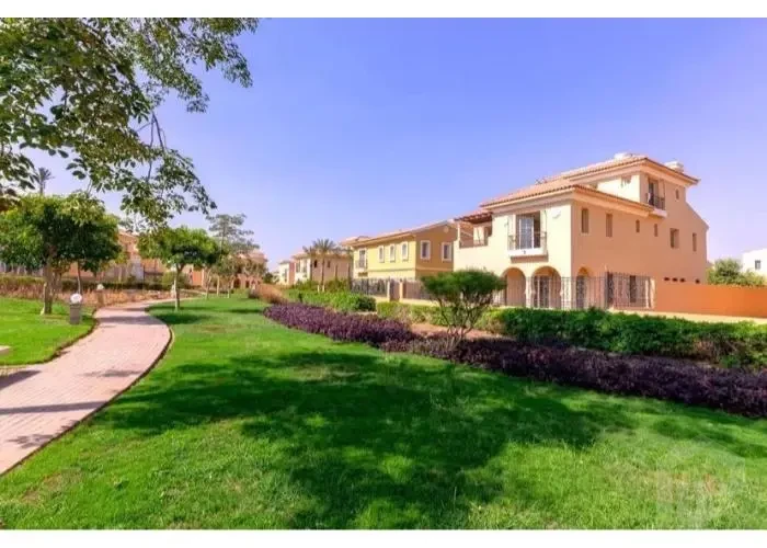 تاون هاوس متشطب بالكامل للبيع