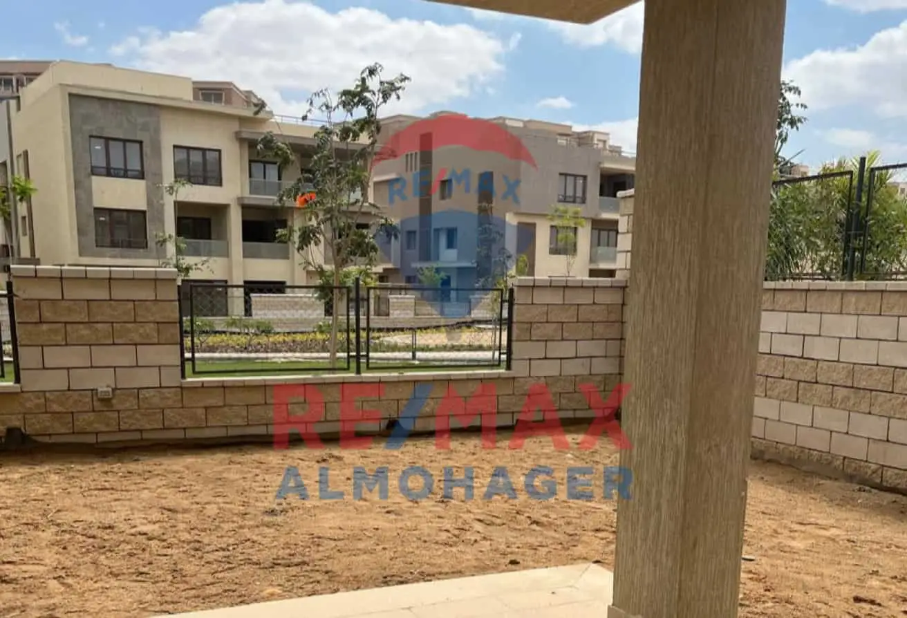 For Sale , Special Duplex in Compound Pyramids Heights Fully Finished - Ground with Garden - Beautiful Landscape View..