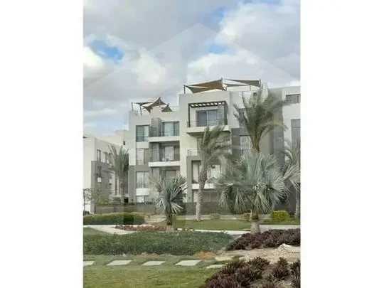 شقة راقية للبيع في كمبوند بالم باركس