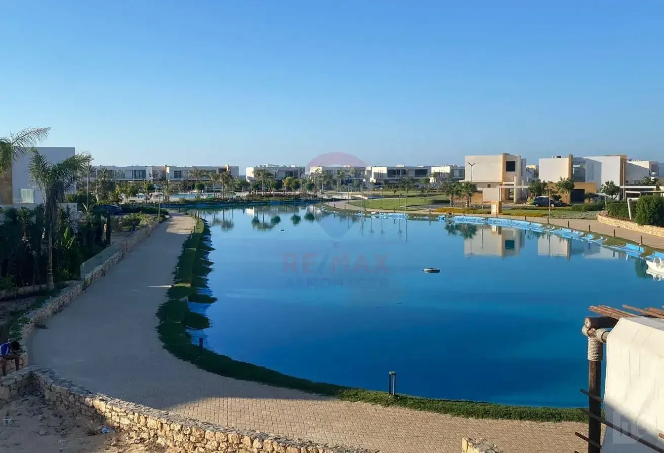 شاليه فاخر مفروش بالكامل للبيع في سي شيل