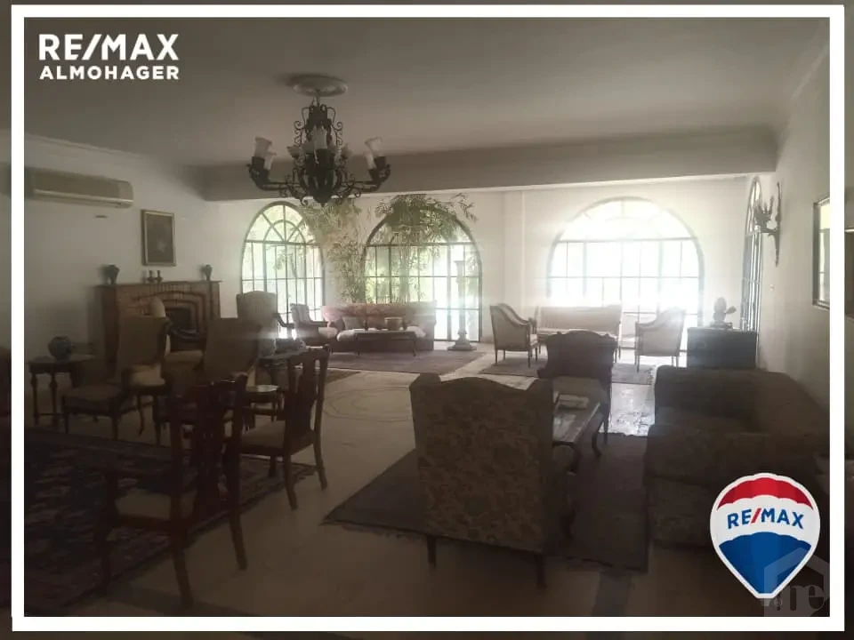 الحياة أجمل في جرانا – فيلا مشطبة بالكامل للبيع، جاهزة للسكن الآن!