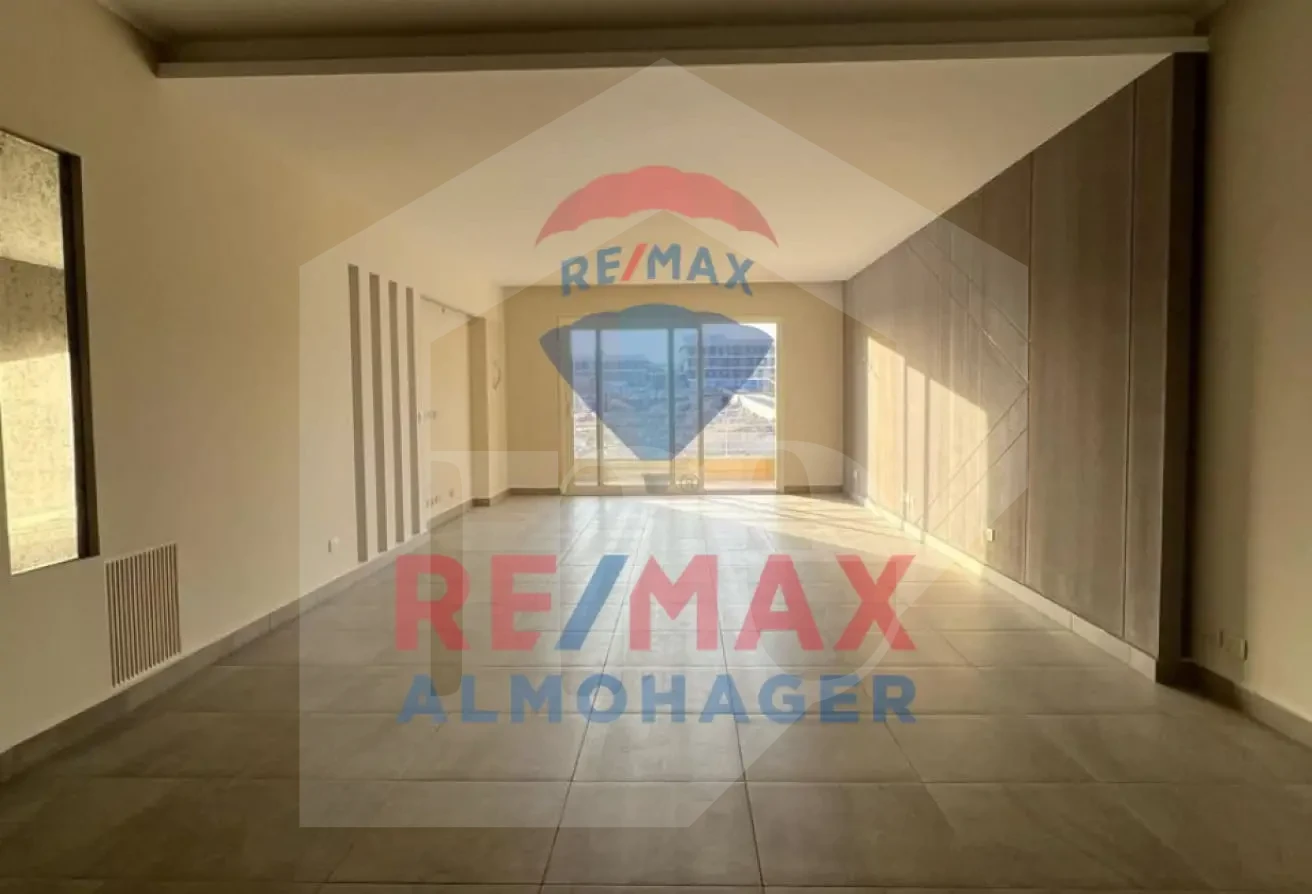 For Sale: Upper Family House in The Crown - Palm Hills, 6th October (Lagoons Phase)