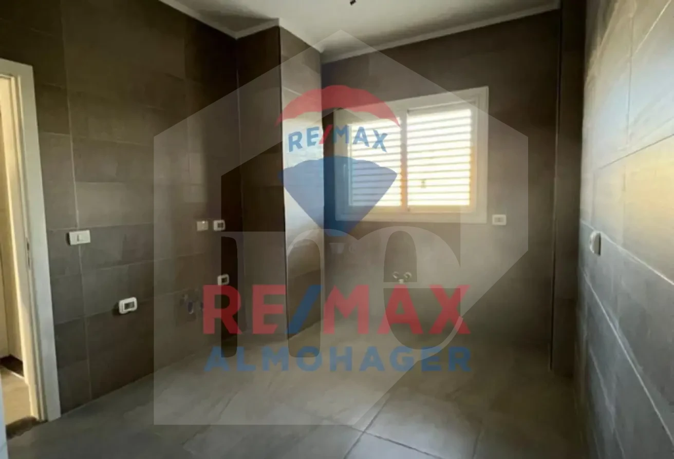 For Sale: Upper Family Villa in The Crown - Palm Hills 6th October (Lagoons Phase)