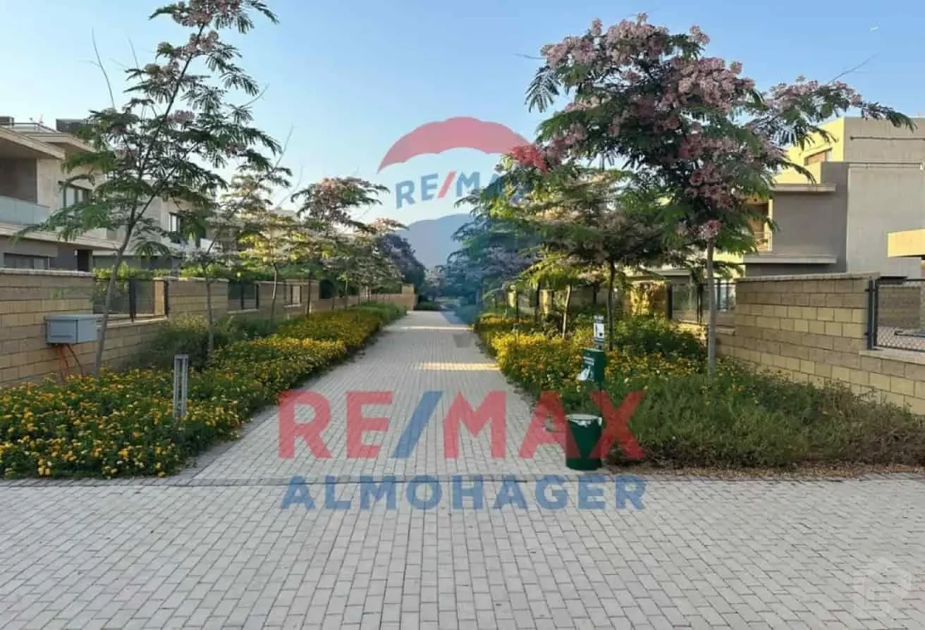Luxury Ground Duplex Available in Pyramids Heights for Sale