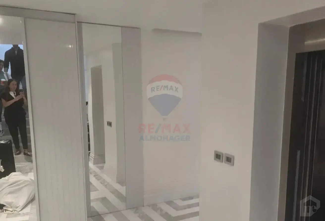 Elegant Villa for Sale | Private Swimming Pool