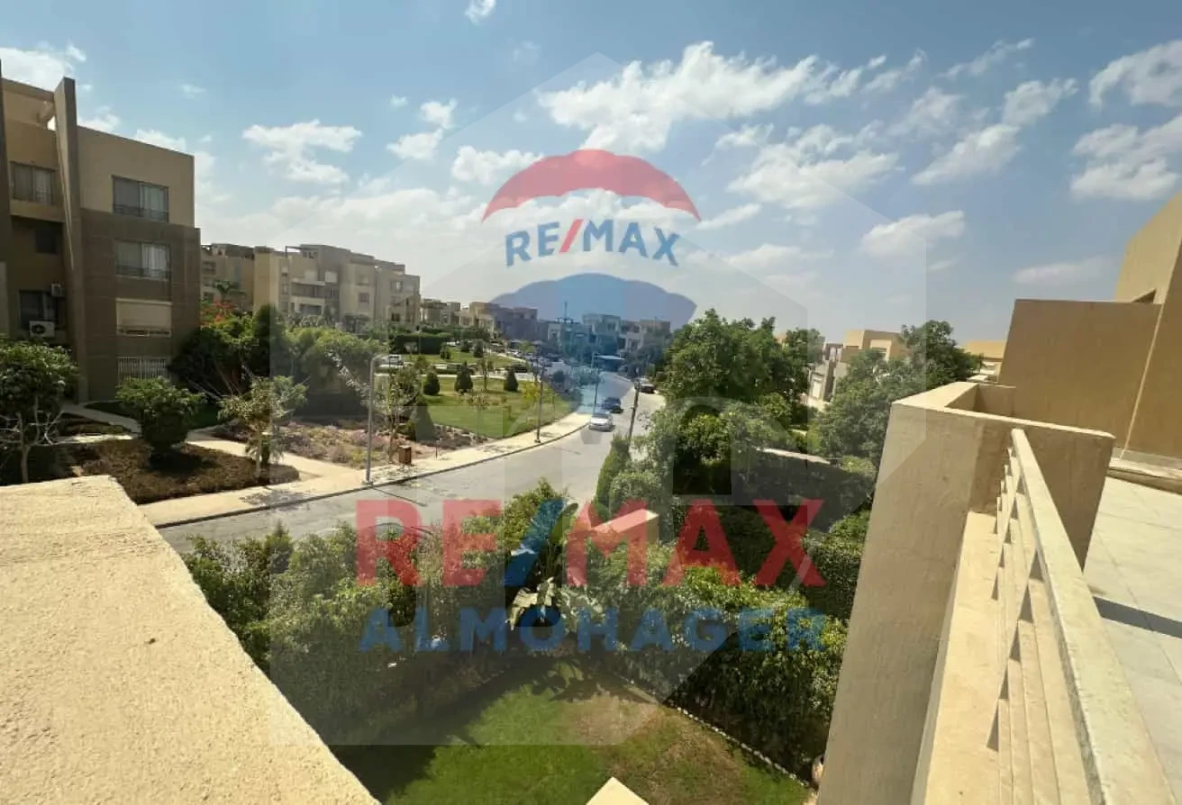 Penthouse with Double Swan Lake Overlook - Palm Parks, Exclusive Sale