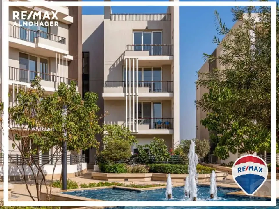 The Best of Both Worlds – Corner Townhouse for Sale in Pyramids Hills!