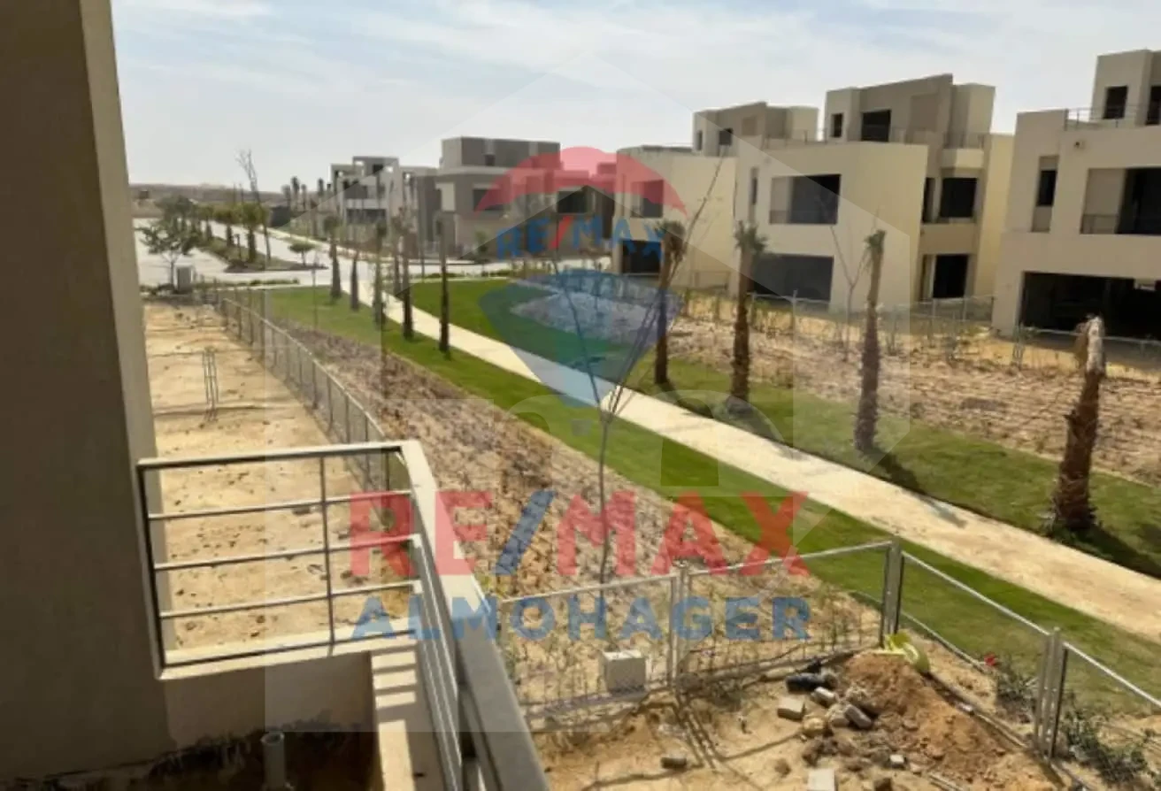 للبيع: فيلا ستاند الون جاهزة للسكن في ذا كراون، بالم هيلز أكتوبر - نصف تشطيب