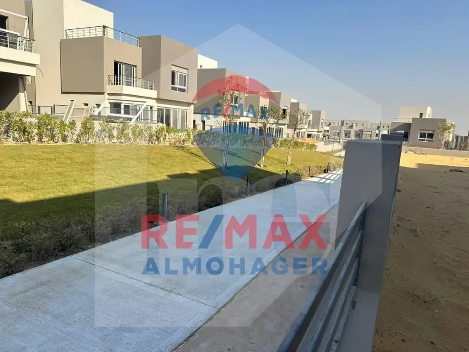 Premium Villa on Corner Plot – Green Space & Wide View, Etapa