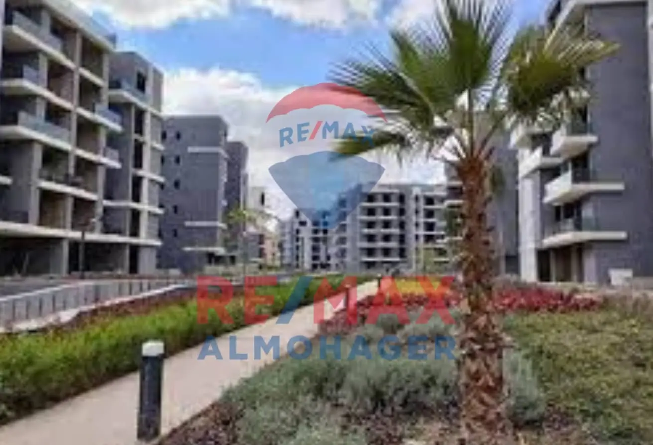 Great Opportunity! Apartment for Sale Close to Pools in Sun Capital