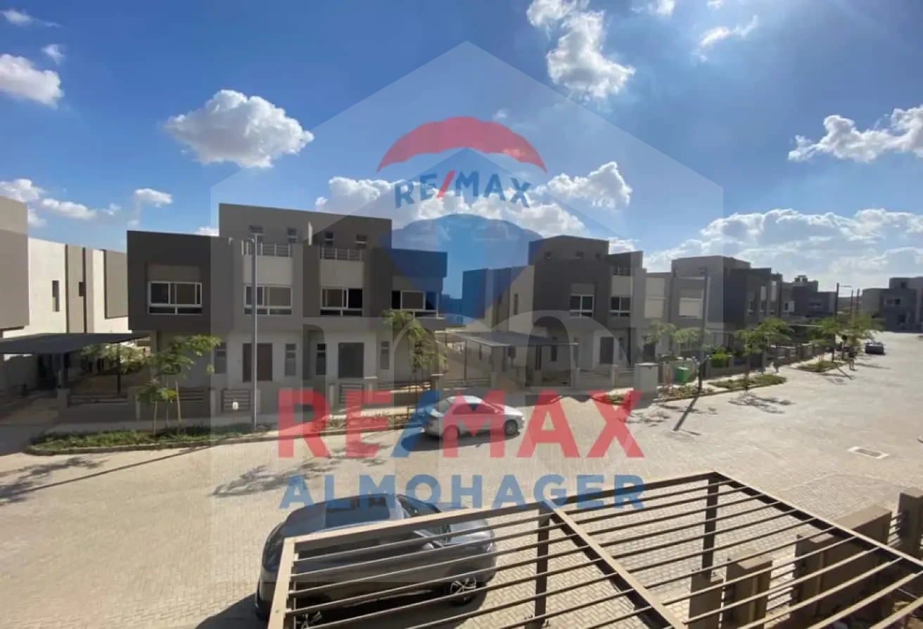 Invest Now in Zayed – Etapa Townhouse in the Golden Square