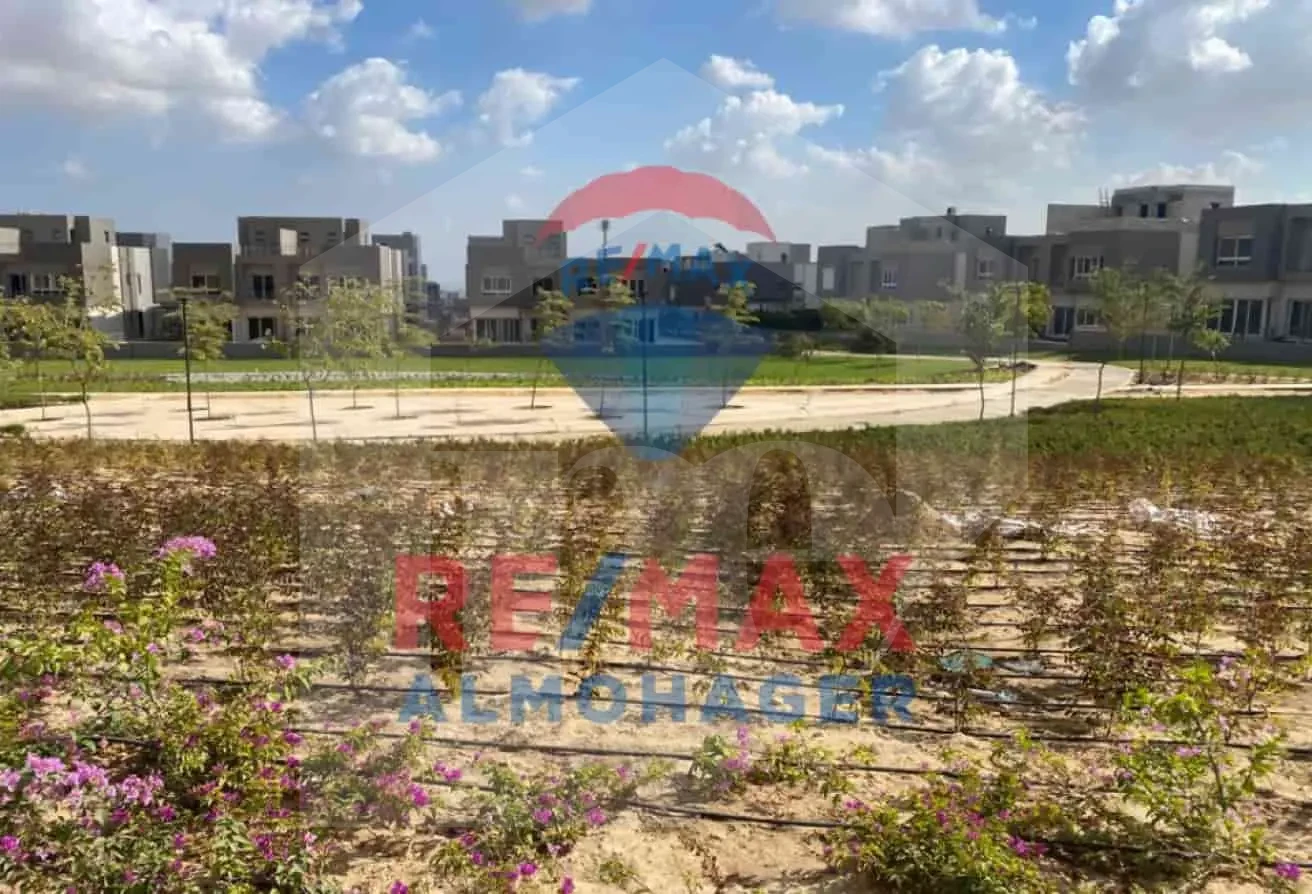Unmissable Offer! Townhouse in Etapa, Golden Square, Zayed