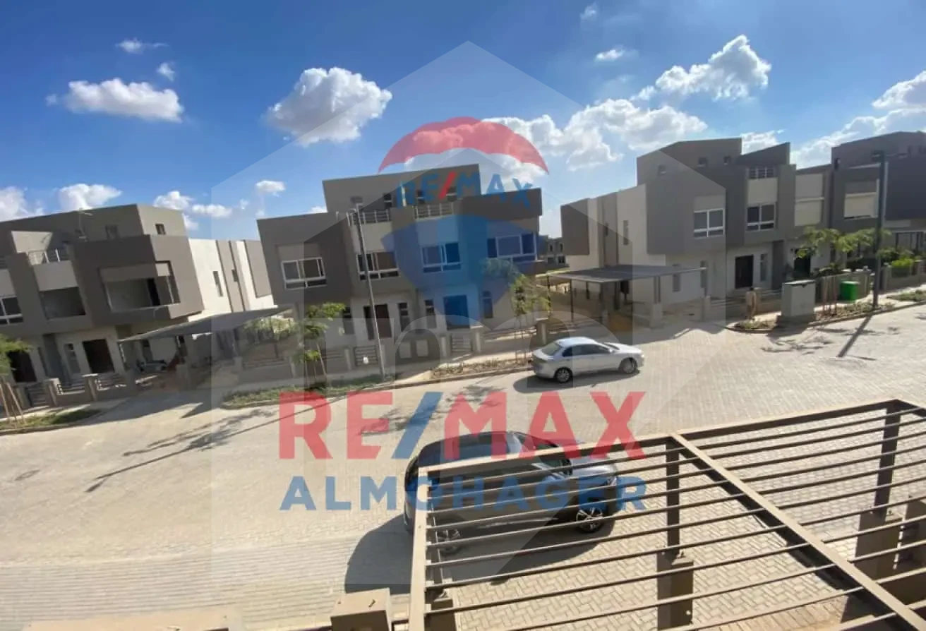 Etapa Townhouse for Sale – Excellent Price in Golden Square