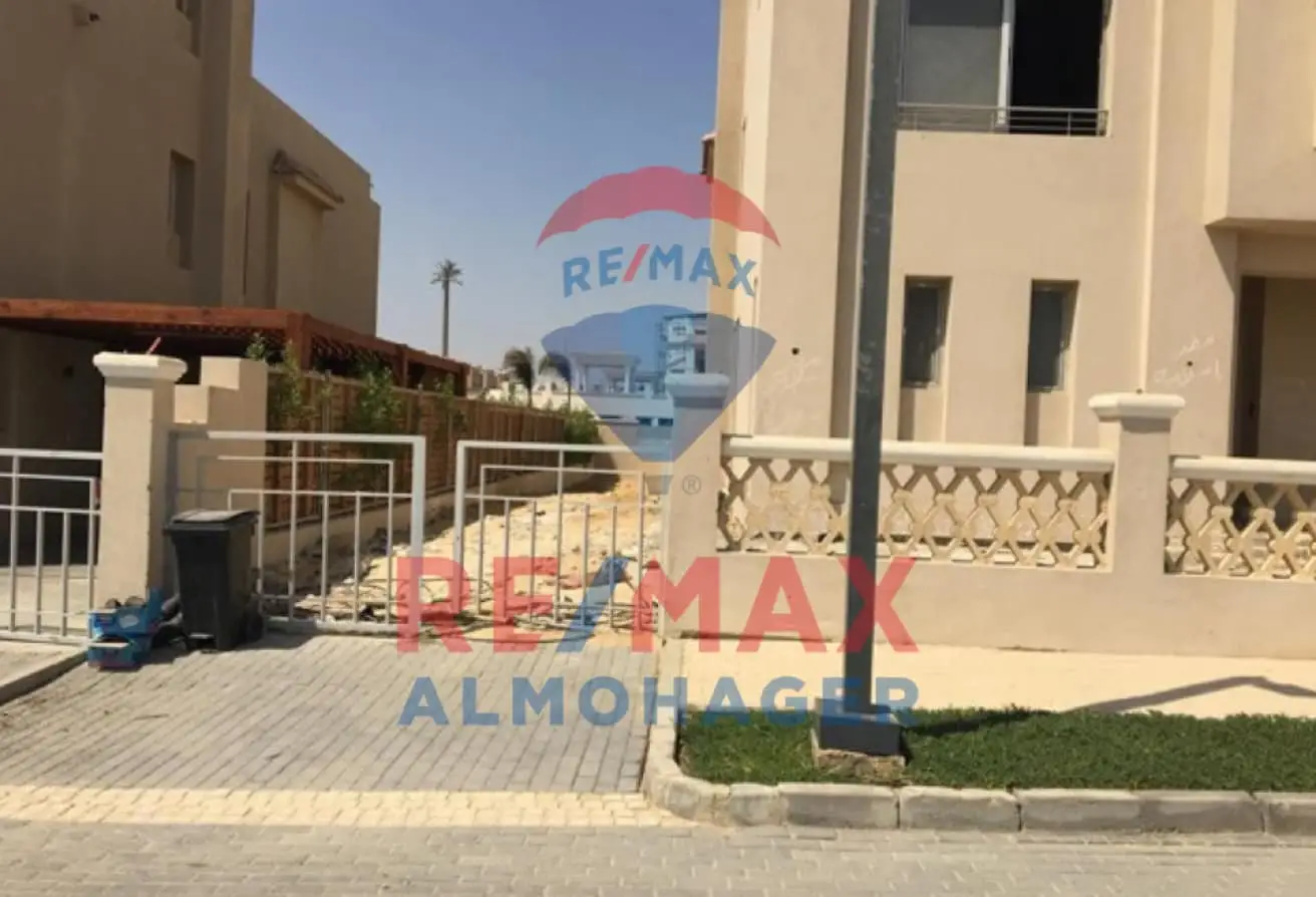 توين هاوس للبيع في أعلى نقطة بالمجمع – جولف إكستنشن
