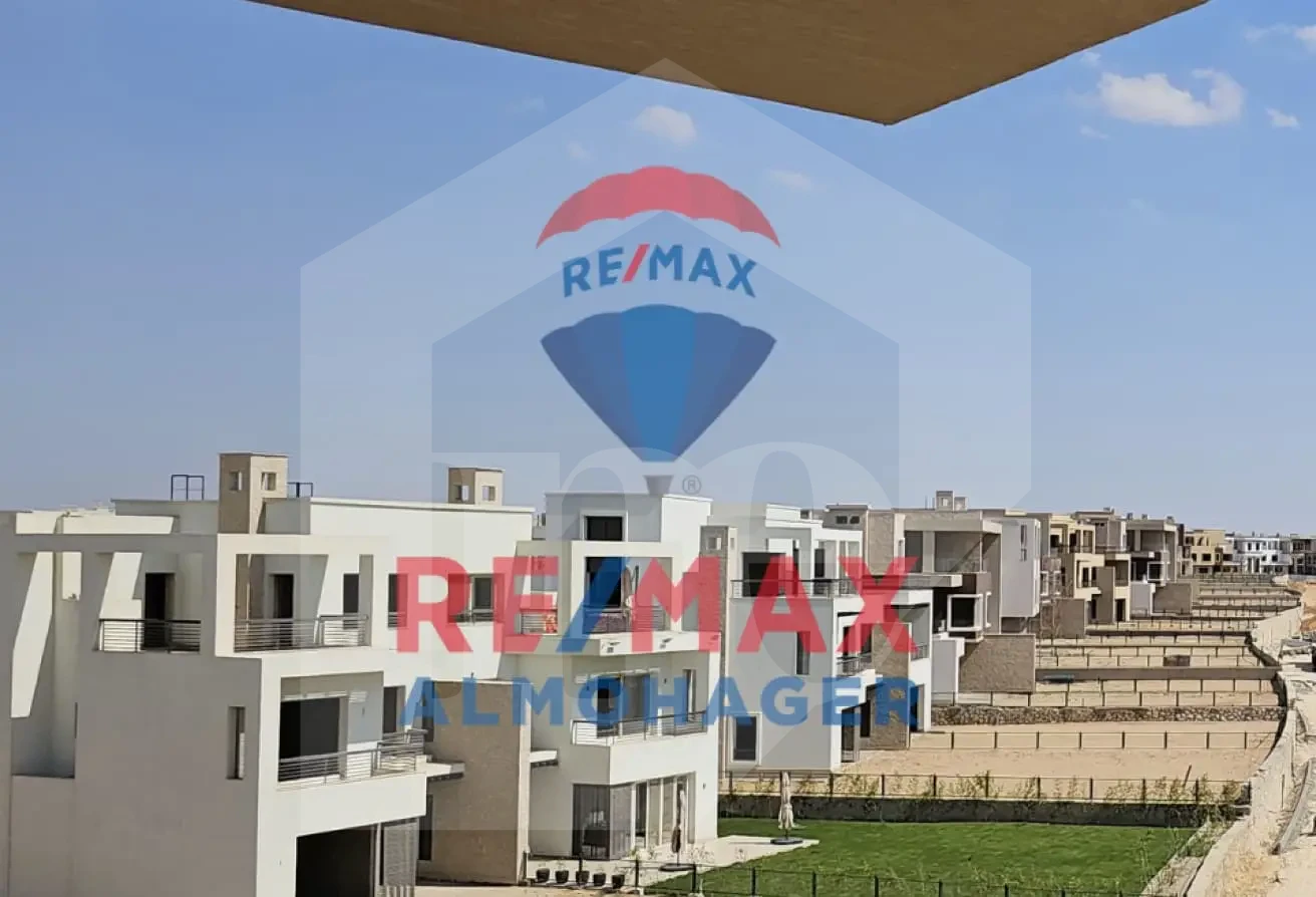 فيلا استثنائية بإطلالات البحيرة - كينجز رينج المرحلة الأولى، نيو جيزة للبيع