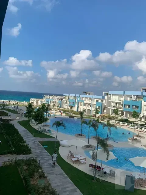 Beachfront 2-Bedroom Apartment with Hotel Services
