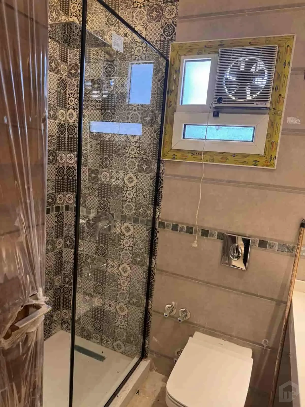 شقة تشطيب جيد بتقسيم عملي – الشيخ زايد