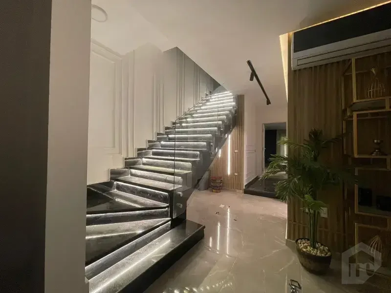 Ready to Move Penthouse in Mountain View Hyde Park