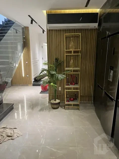 Ready to Move Penthouse in Mountain View Hyde Park