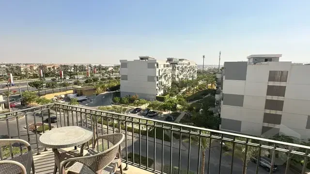 شقة مفروشة بالكامل غرفتين ماستر للإيجار في إيستاون