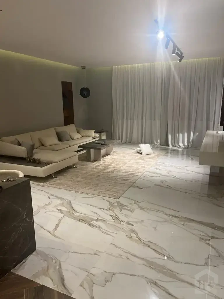 Apartment for Rent in Lake View