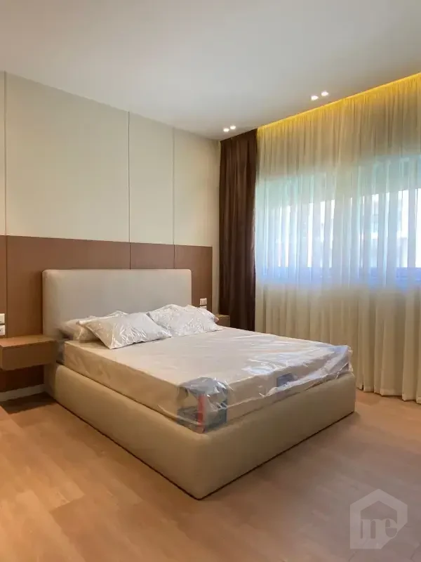 Luxury Apartment with Direct Lake View for Rent