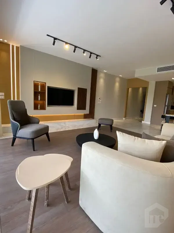 Luxury Apartment with Direct Lake View for Rent