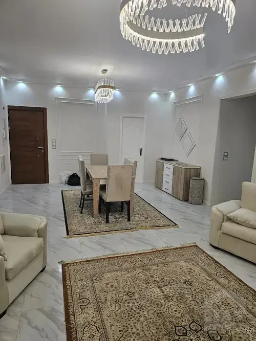 شقة إيجار مفروش في كمباوند الباتيو أورا – 3 غرف – أول سكن – نيو القاهرة