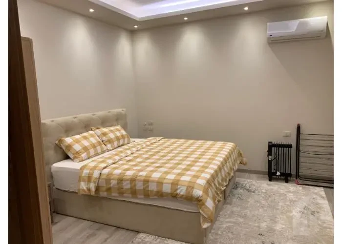 شقه مفروشه للأيجار في الباتيو 7