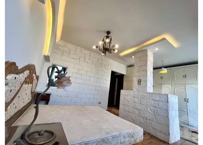 Fully Furnished penthouse In Hyde Park