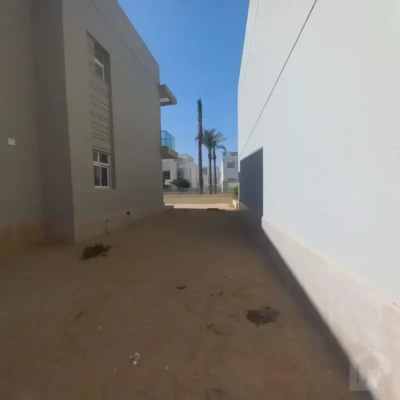 Fully furnished villa for rent in October City