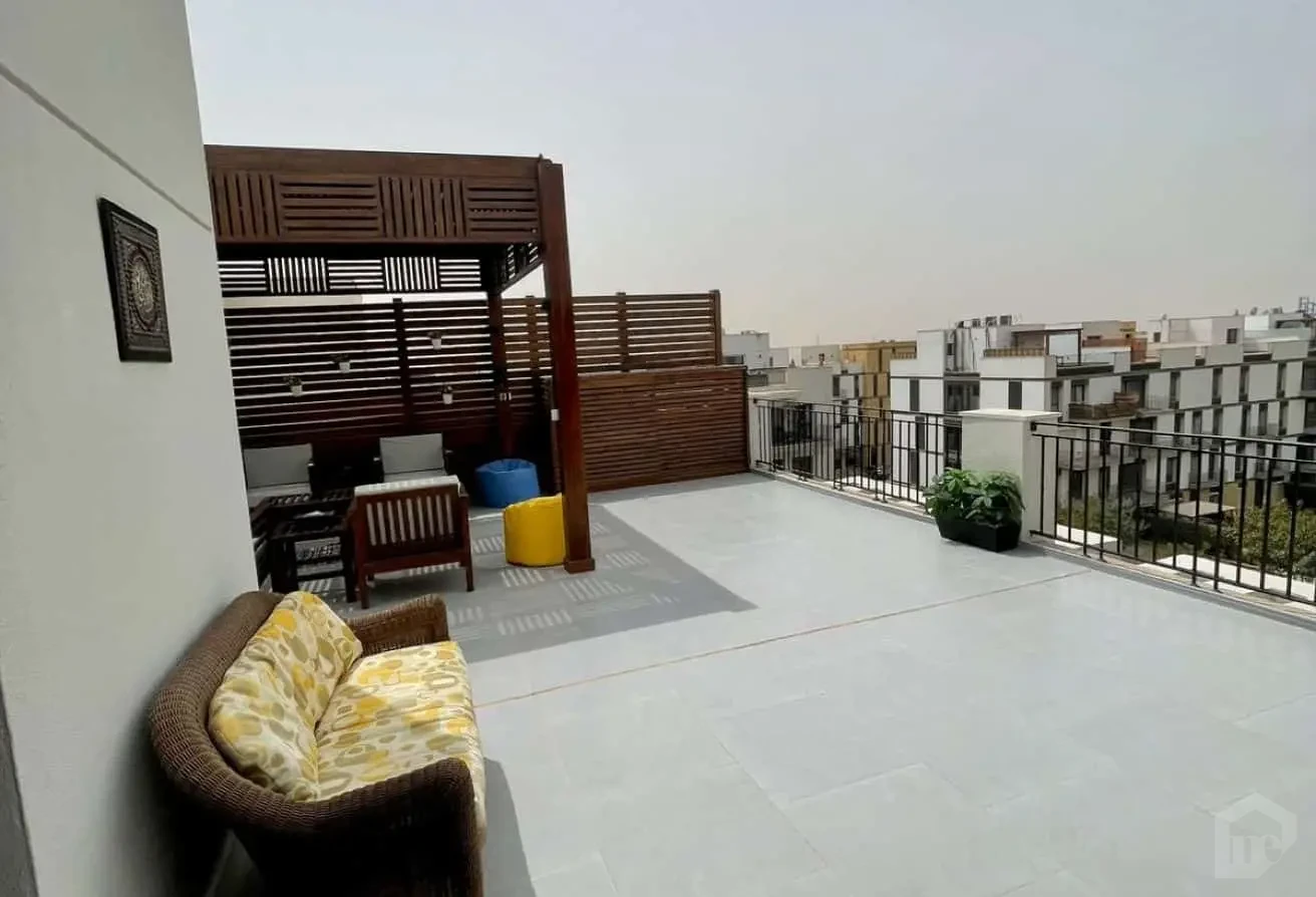 استوديو مفروش جاهز للسكن للإيجار في ذا كورت يارد
