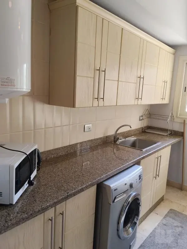 Studio For Rent In Hyde Park - The Village