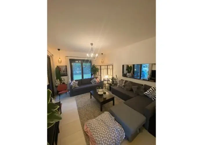 شقه مفروشه للأيجار في ديستريكت 5