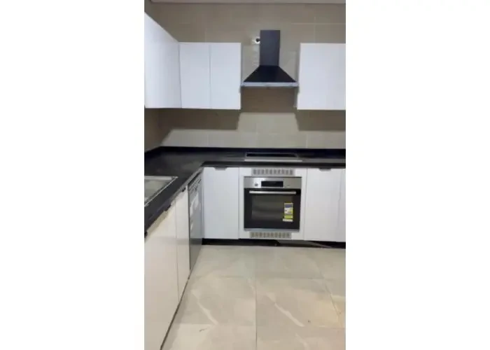 شقه مفروشه في 90 افينيو