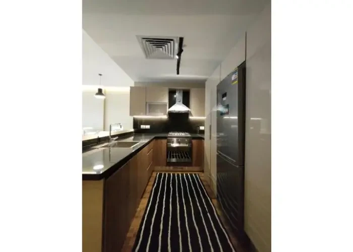 Apartment For Rent In Lake View