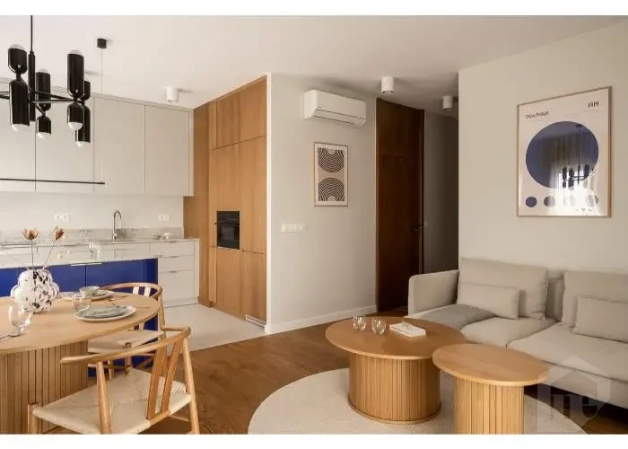 Furnished Apartment For Rent In lake View