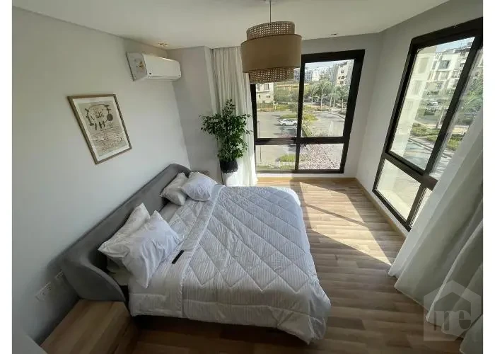 شقه مفروشه للأيجار في القاهره الجديده