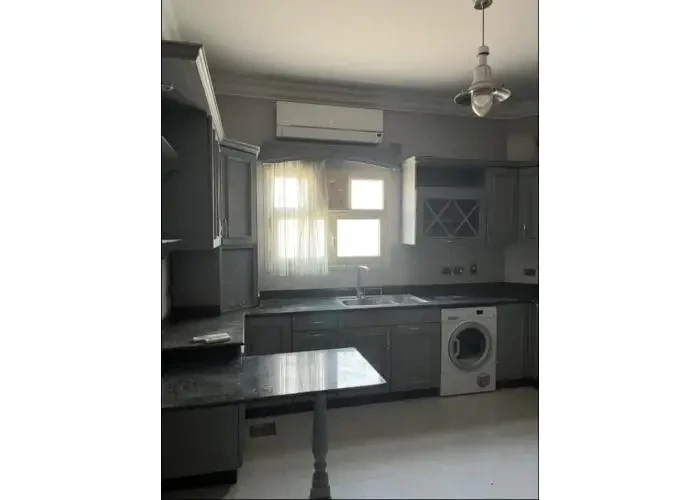 للأيجار في غرب الجولف