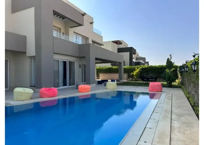 فيلا مستقله للأيجار في هايد بارك